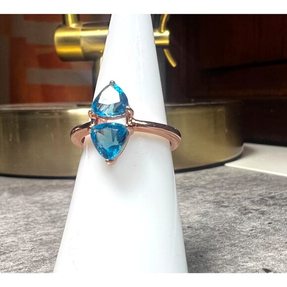 Ring Bomb Party RIng, size 6, NWOT, aqua blue stone rose gold color band - Picture 2 of 6
